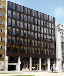 ELEGANT OFFICE AT SCHUMAN